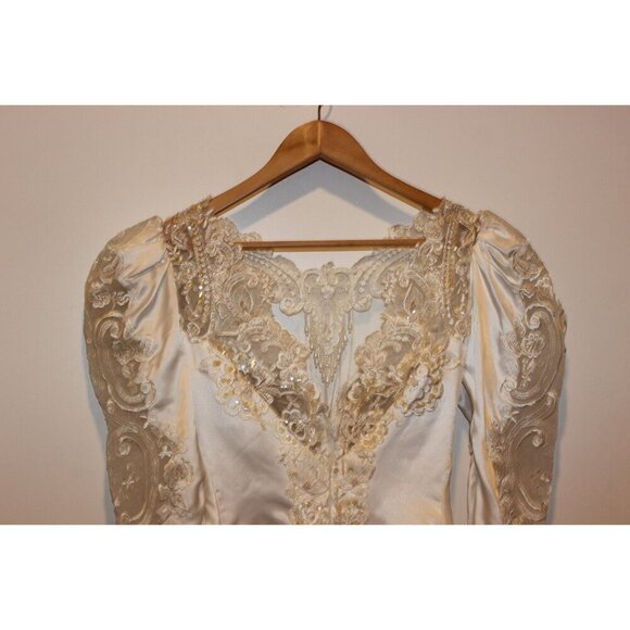 Vintage Sating Long Sleeve Embroidered Lace Wedding Gown With Beaded Details & P - Picture 5 of 12
